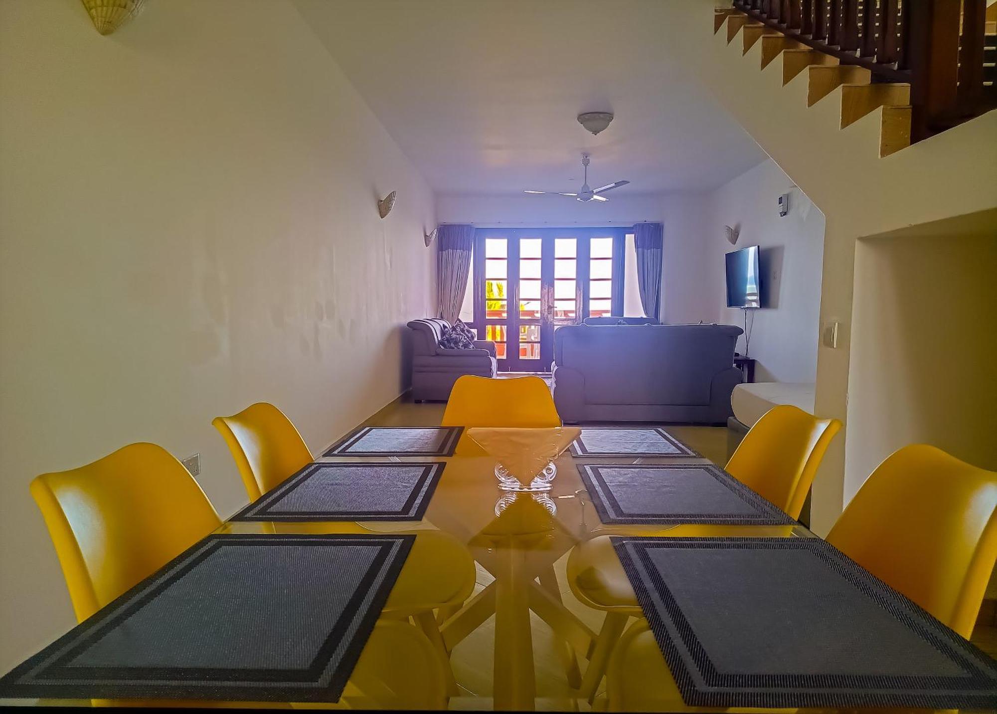 Ivory Beachfront Stays Mombasa Eksteriør bilde